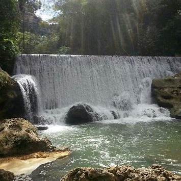 Chorros del Río Hondo - Cascadas y piscinas naturales en Arecibo